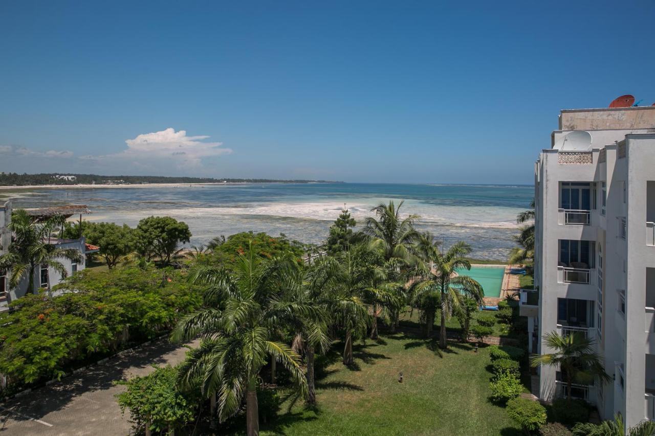 Almasi Oceanfront Nyali Apartment Mombasa Bagian luar foto