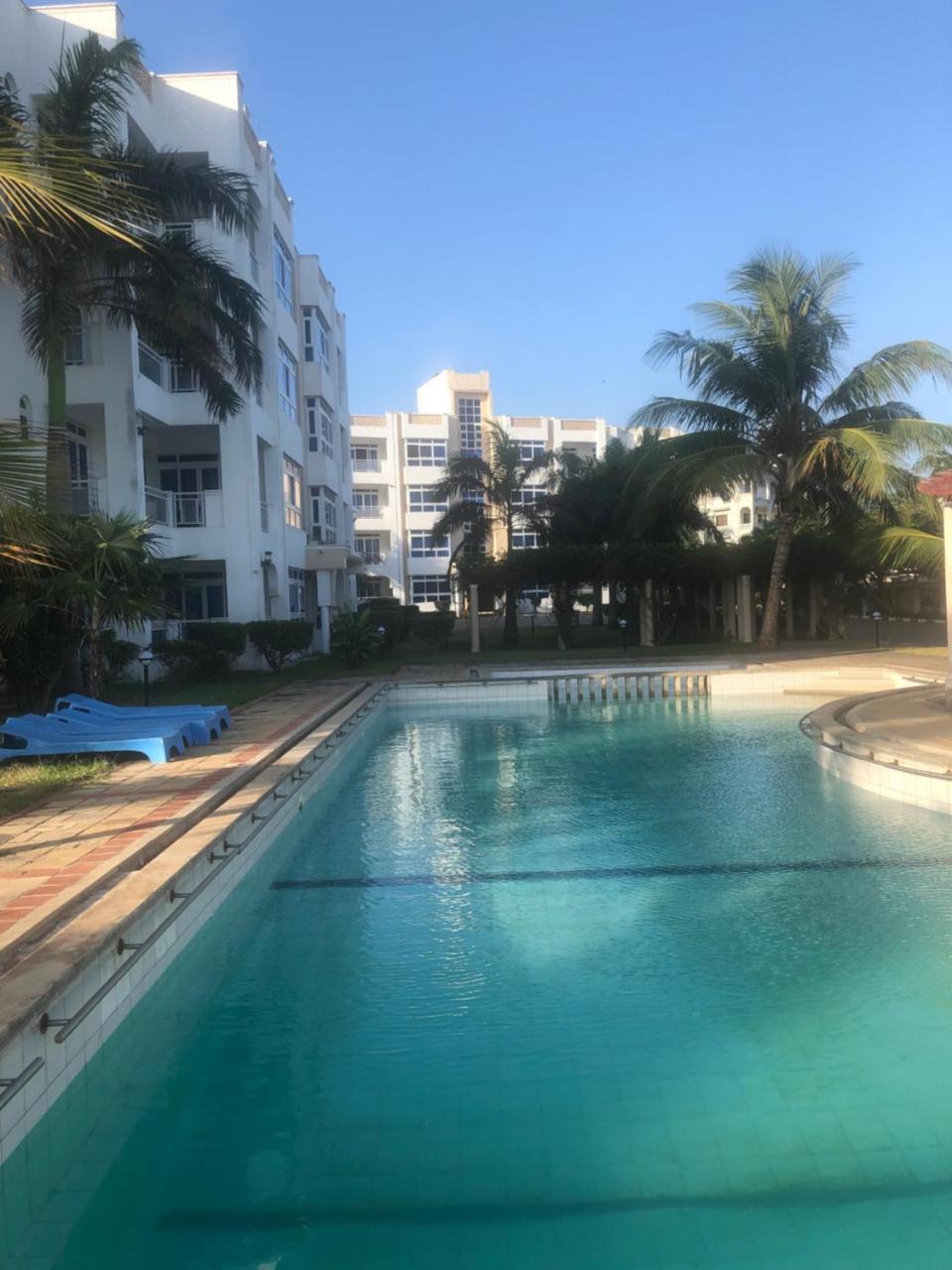 Almasi Oceanfront Nyali Apartment Mombasa Bagian luar foto