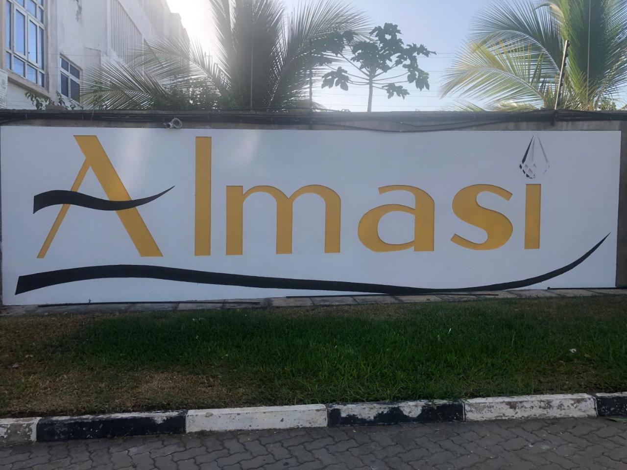 Almasi Oceanfront Nyali Apartment Mombasa Bagian luar foto